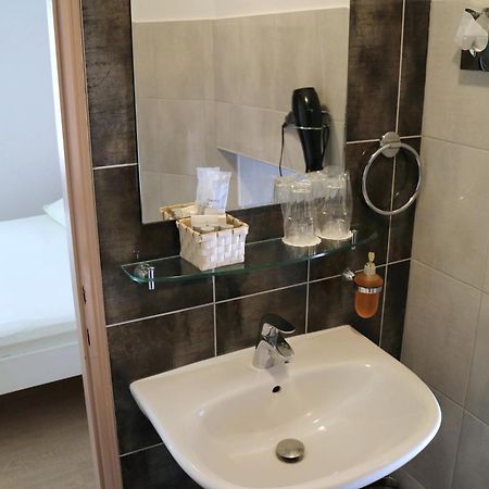 Studio Apartments & Rooms Lela, Sipan Island Šipanska Luka المظهر الخارجي الصورة