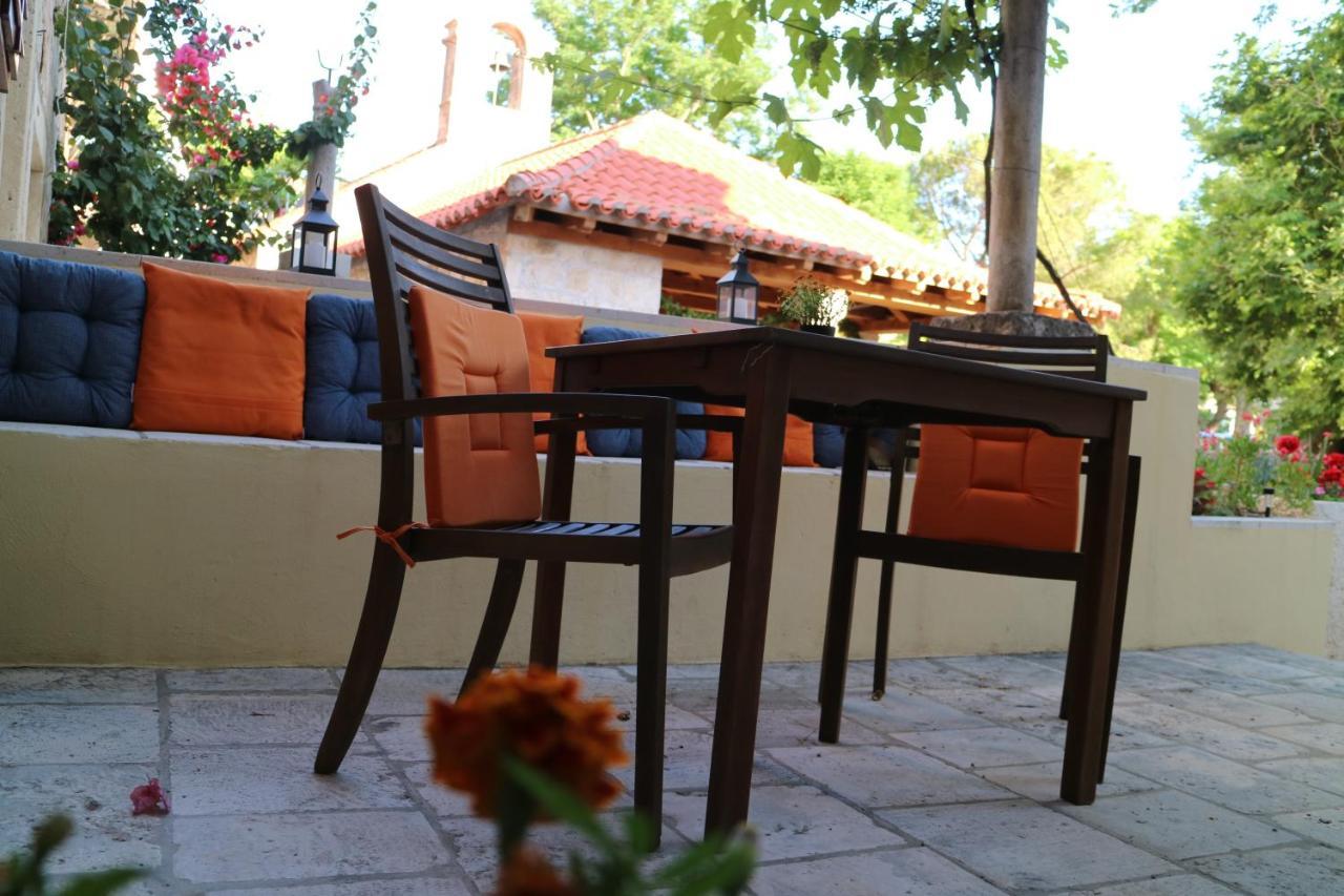Studio Apartments & Rooms Lela, Sipan Island Šipanska Luka المظهر الخارجي الصورة