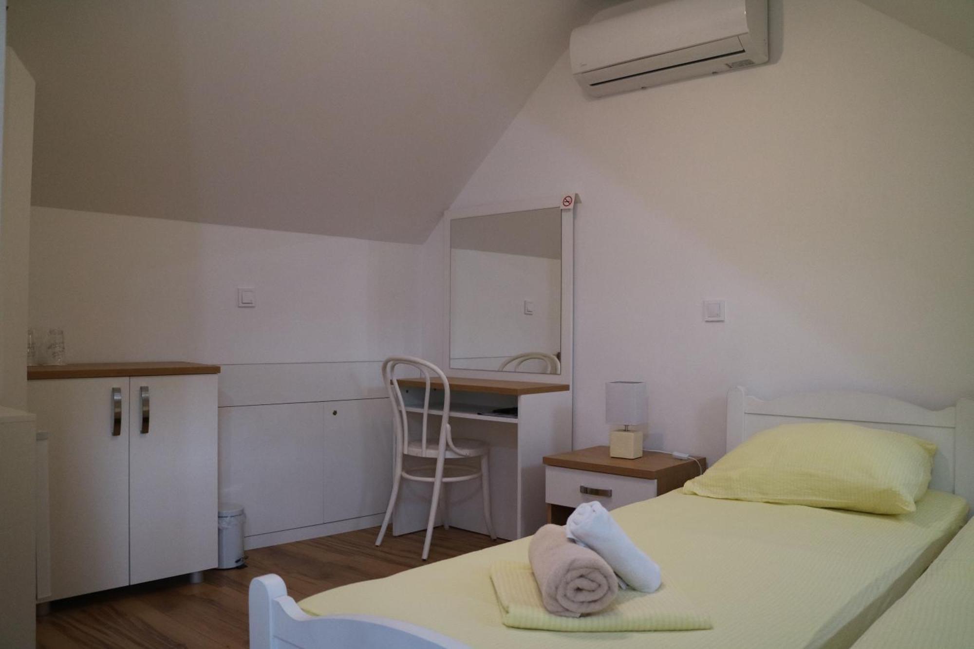 Studio Apartments & Rooms Lela, Sipan Island Šipanska Luka المظهر الخارجي الصورة