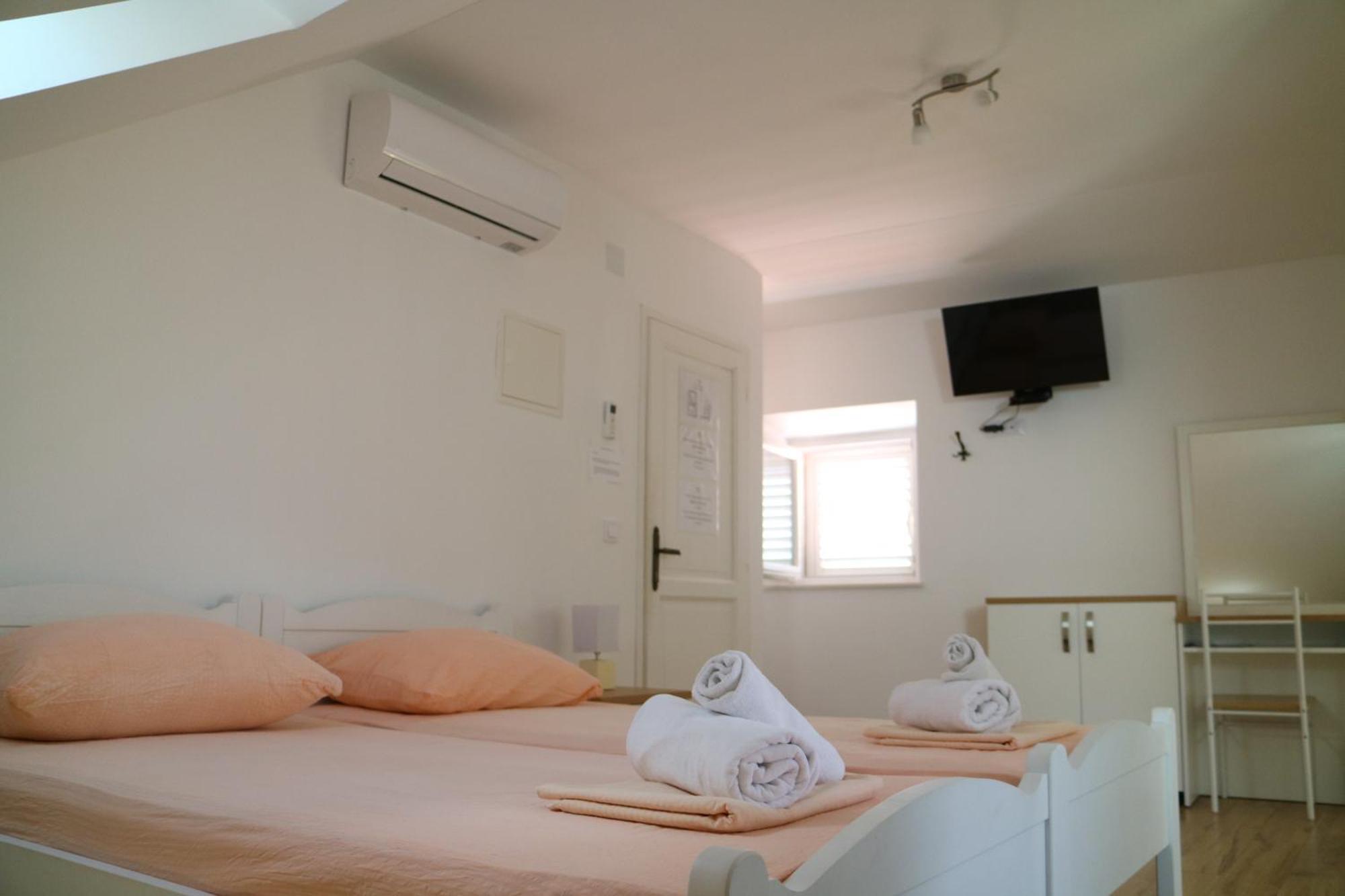 Studio Apartments & Rooms Lela, Sipan Island Šipanska Luka الغرفة الصورة