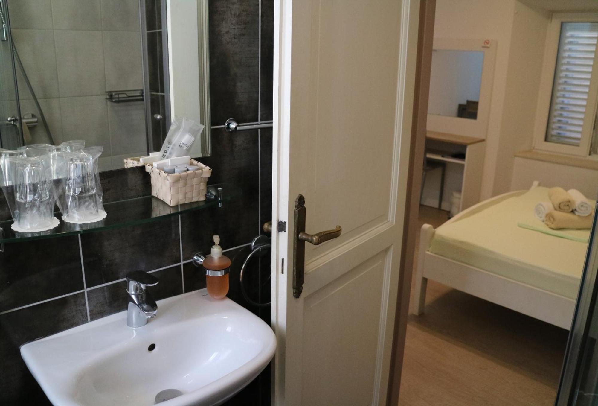 Studio Apartments & Rooms Lela, Sipan Island Šipanska Luka الغرفة الصورة